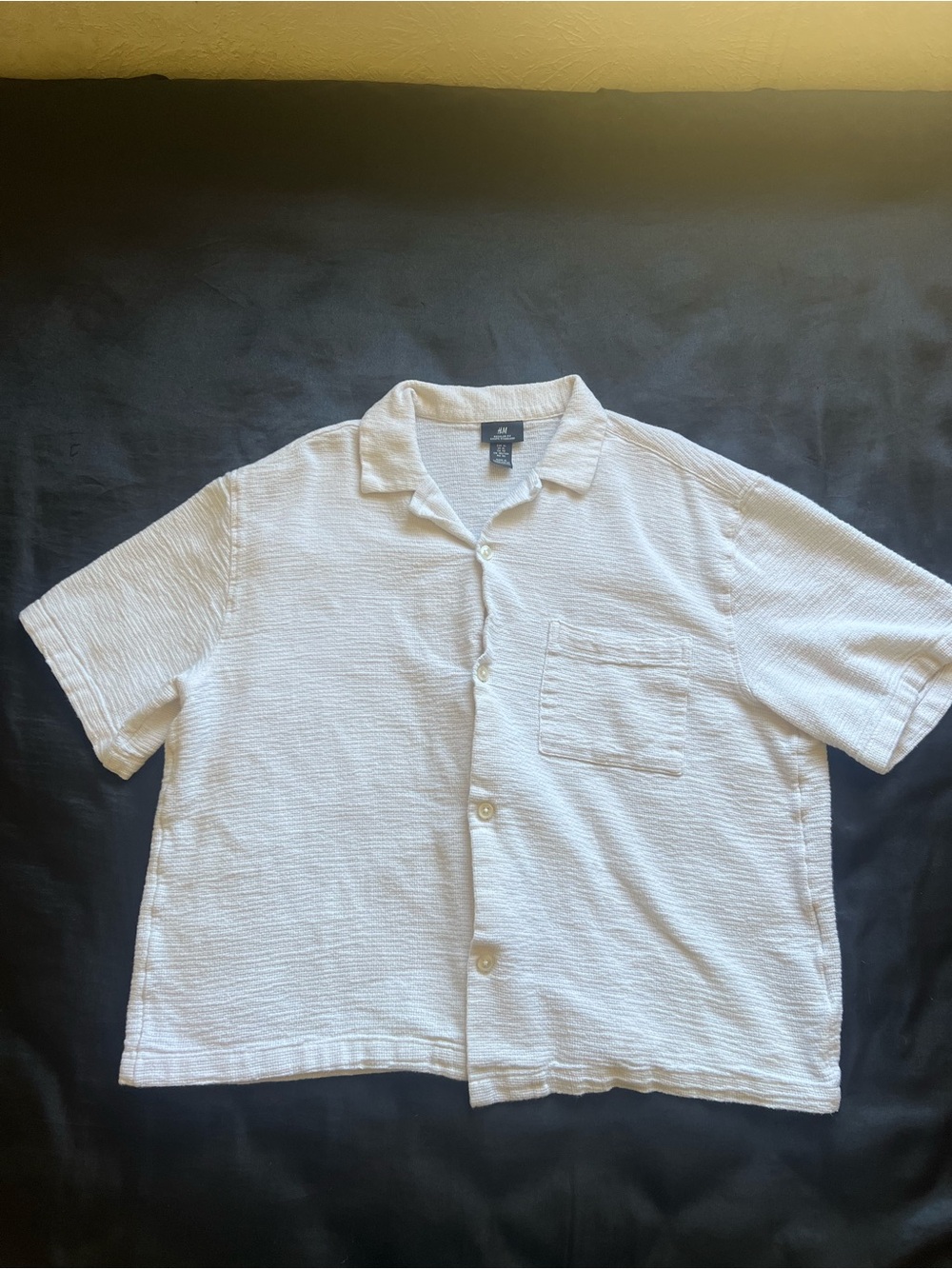 H&M White Textured Short-Sleeve Button-Down Shirt